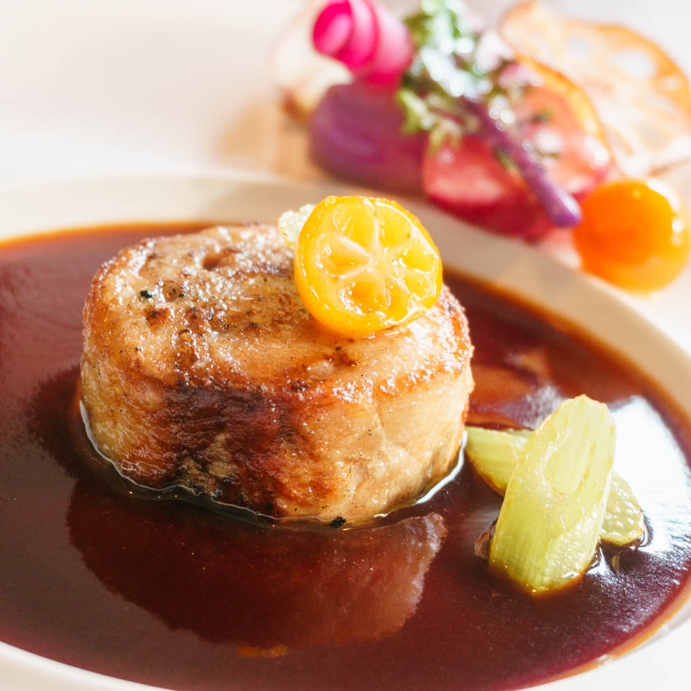 彩り豊かなシェフのこだわりフレンチ。成田町の「LE PEQUELET（ル