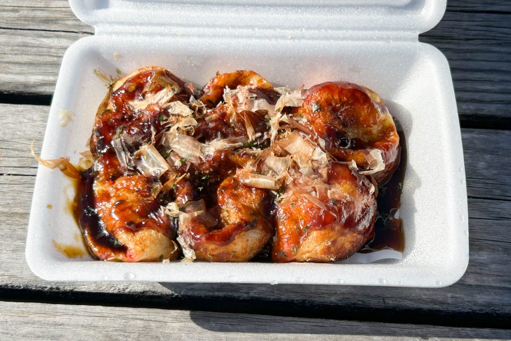 ラ・ムー寝屋川店 PAKU-PAKUの100円たこ焼き