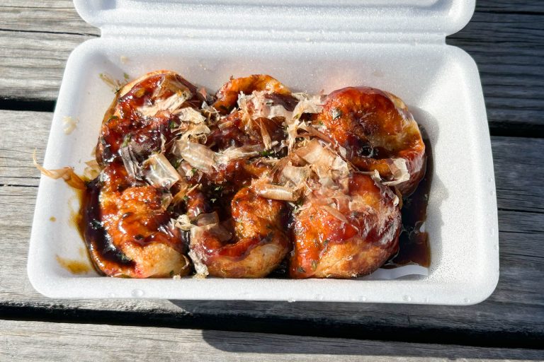 ラ・ムー寝屋川店 PAKU-PAKUの100円たこ焼き