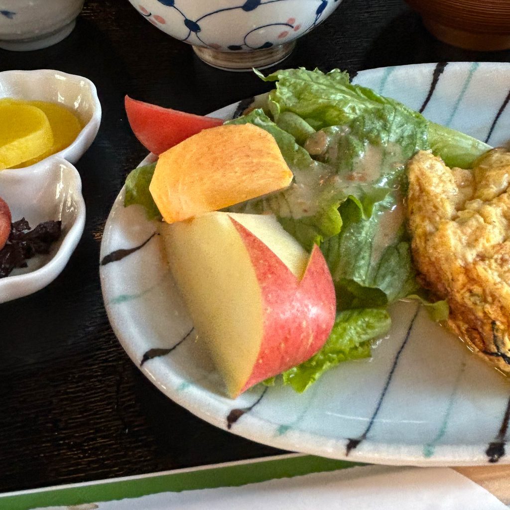 サラダとフルーツ