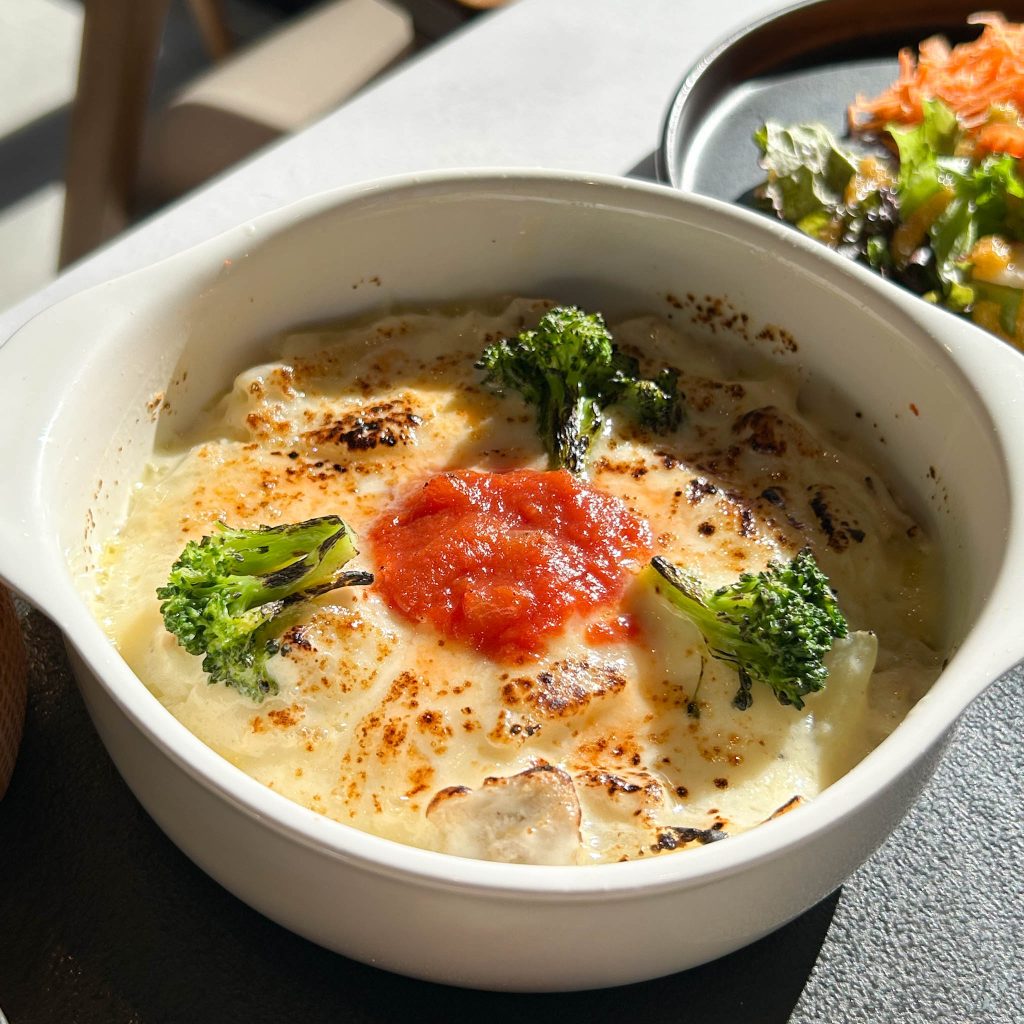 チキンとマカロニグラタン