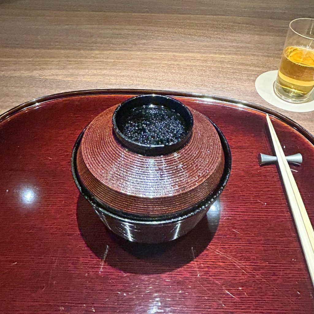 水滴のついたお椀