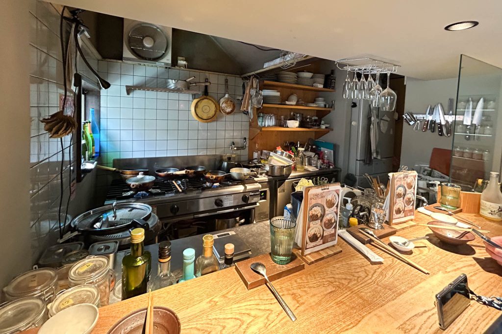 まるでジブリにでてきそうなキッチン