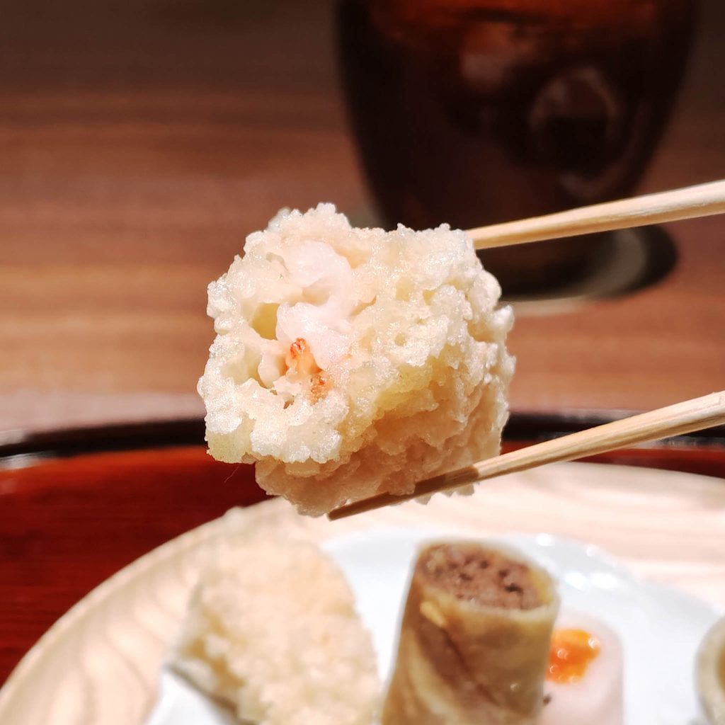 海老のおかき揚げの箸上げ