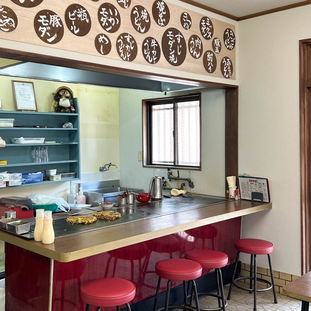 カウンター席の鉄板