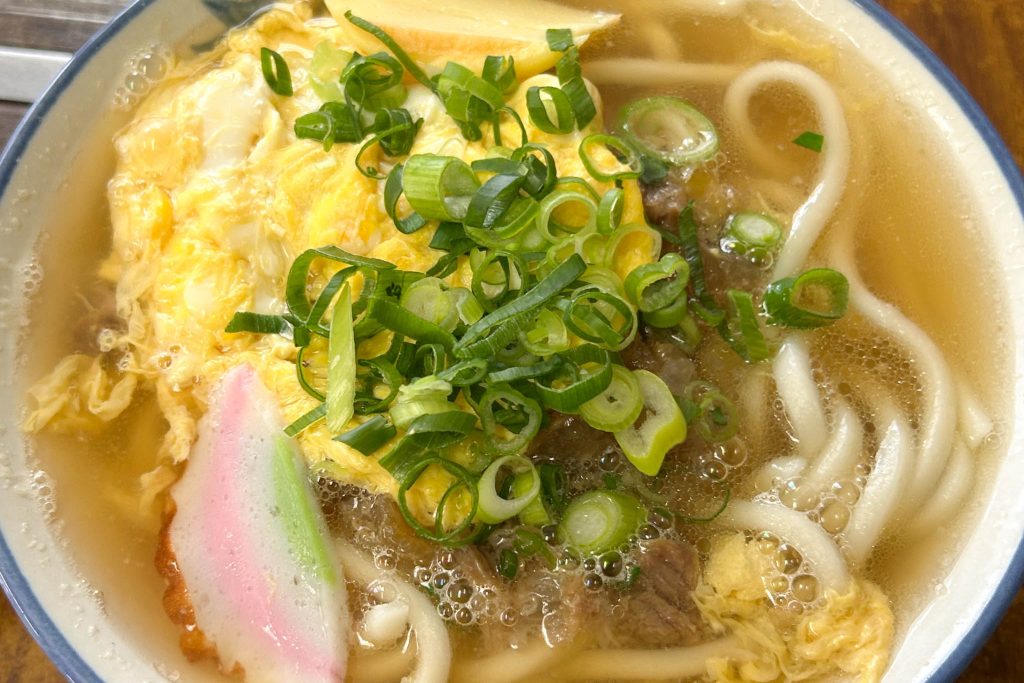 すじとじうどんアップ