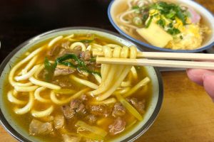 四條畷にある竹なかのすじカレーうどん