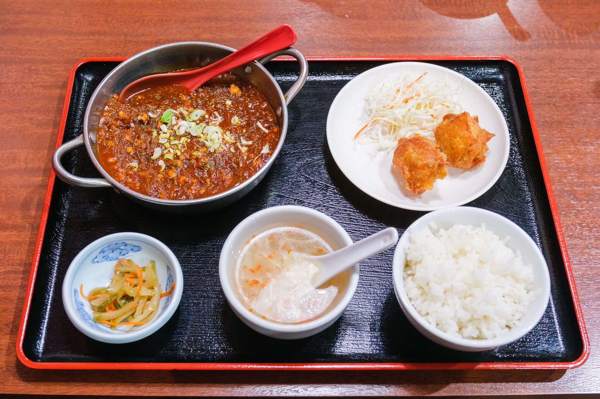 寝屋川市早子町の本格四川料理 華洋の麻婆春雨定食