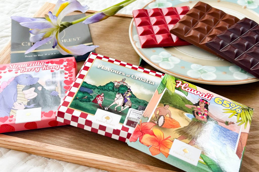 寝屋川市香里南之町 CHOCO FOREST 「白ワイン×胡桃〈ハワイ65%〉」
「ラベンダー×海塩〈クロアチアチョコ〉」
「ストロベリー×ホワイトチョコレート」