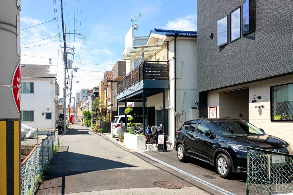 寝屋川市北大利町　HOPPE