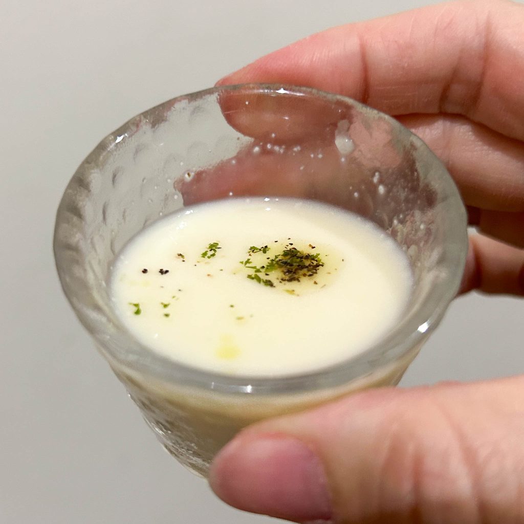 季節の塩麹ポタージュ(フルーツ蕪と新玉ネギ)