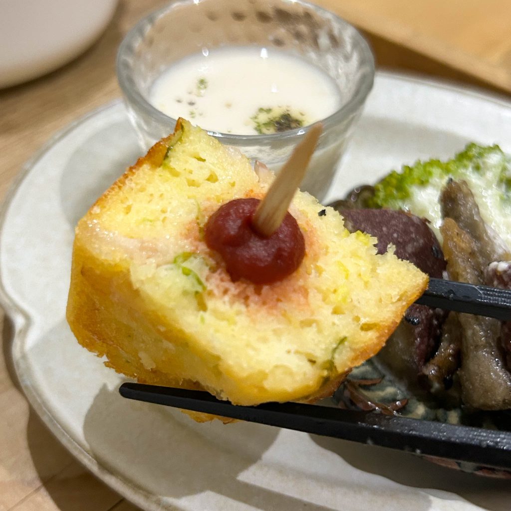 春キャベツとセロリとベーコンの米粉ケークサレ
