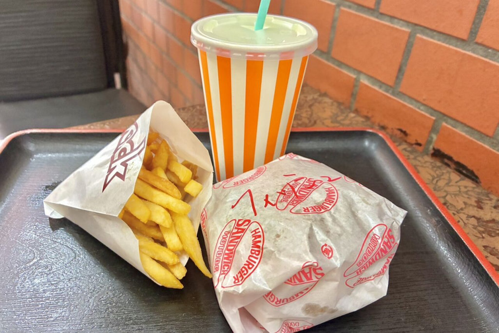 守口市金田町のウエスタンバーガーショップ フィッシュバーガーセット
