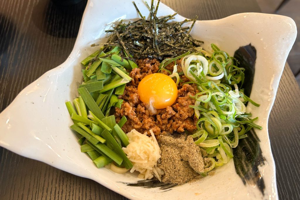 寝屋川市駅近くニノイチ食堂のまぜそば