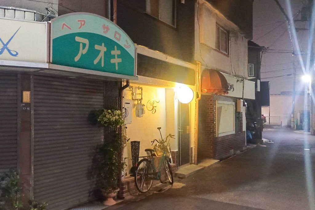 寝屋川市北大利町 スナック35