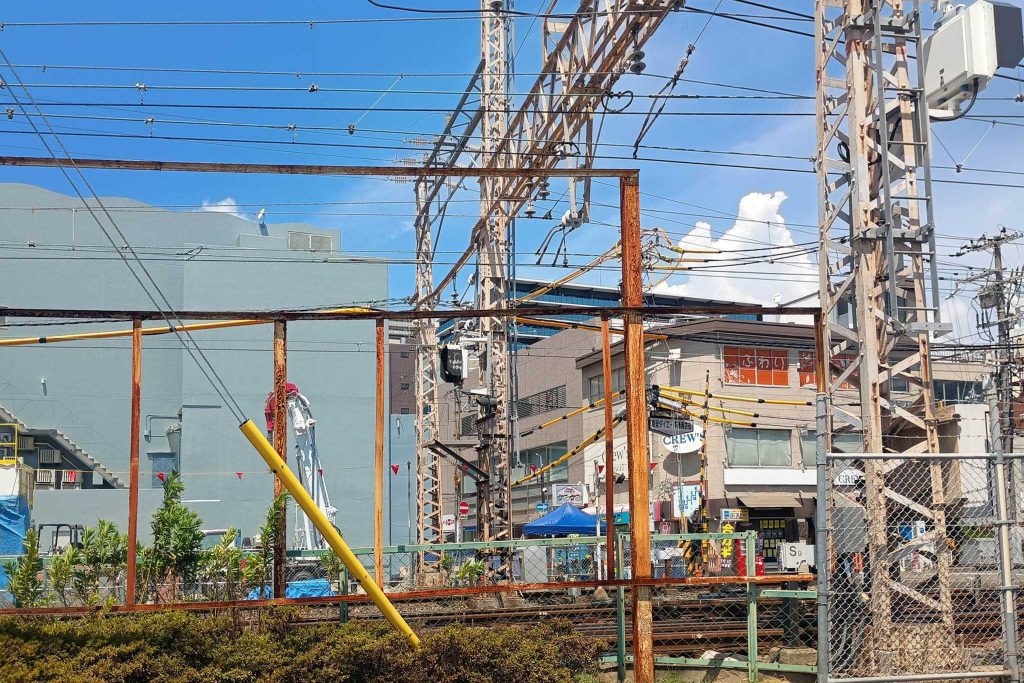 寝屋川市香里南之町 5階建ての複合施設