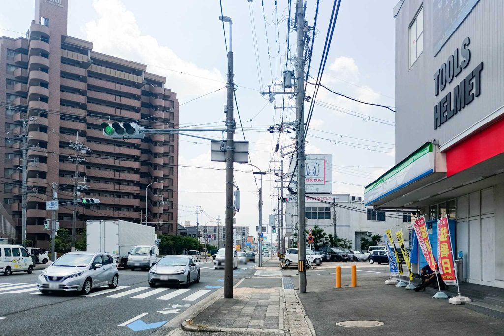 枚方市南中振 ファミリーマート 南中振三丁目店