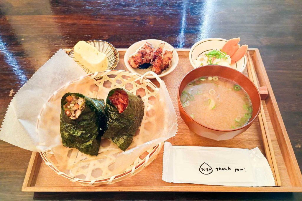 寝屋川市香里南之町 おむすび処 つや おむすび定食