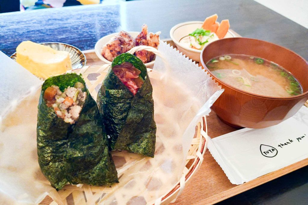 寝屋川市香里南之町 おむすび処 つや おむすび定食