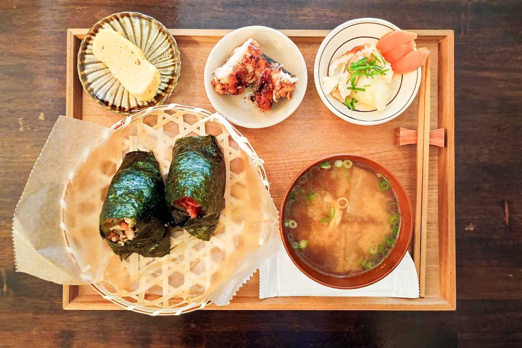 寝屋川市香里南之町 おむすび処 つや おむすび定食