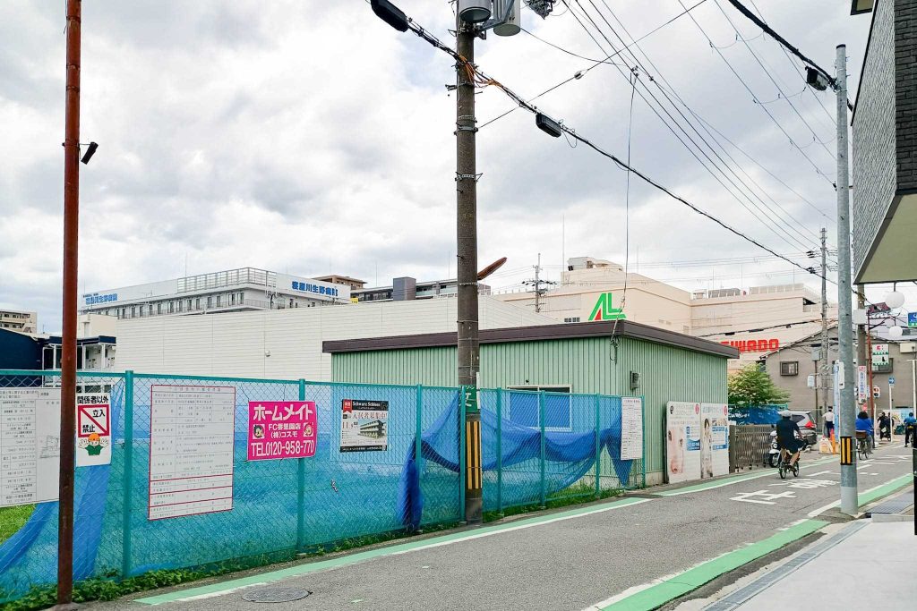寝屋川市寿町 ローソンによる物販店舗