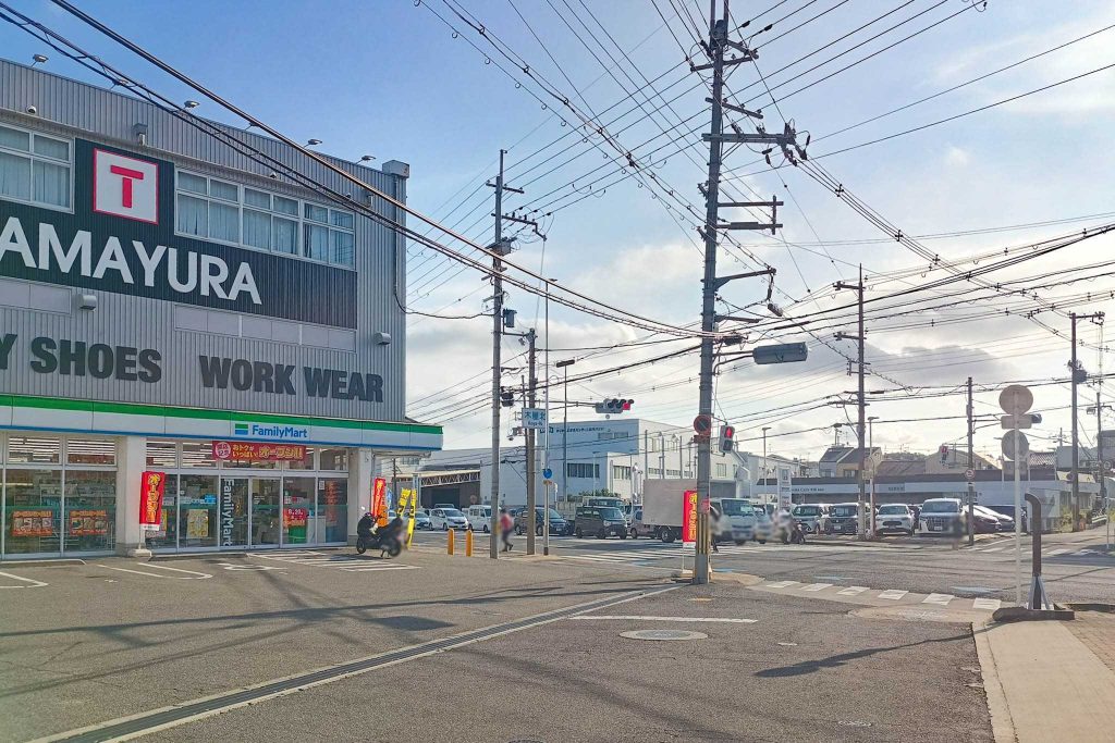 枚方市南中振 ファミリーマート 南中振三丁目店