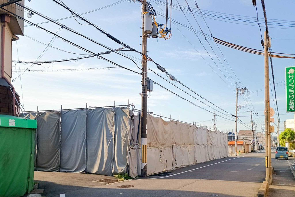 寝屋川市高柳 コスモス薬品による物販店舗