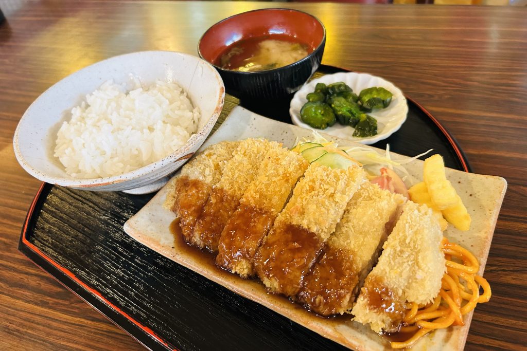 寝屋川市打上元町 カルマン とんかつ定食