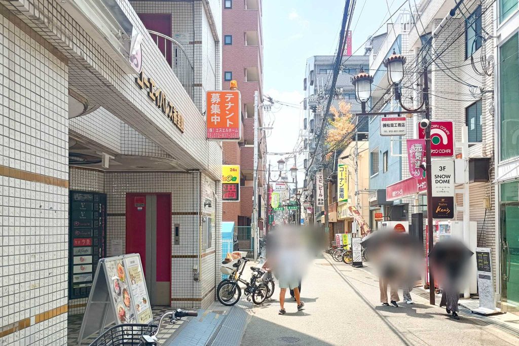 寝屋川市香里新町 CAFE and BAR mellow