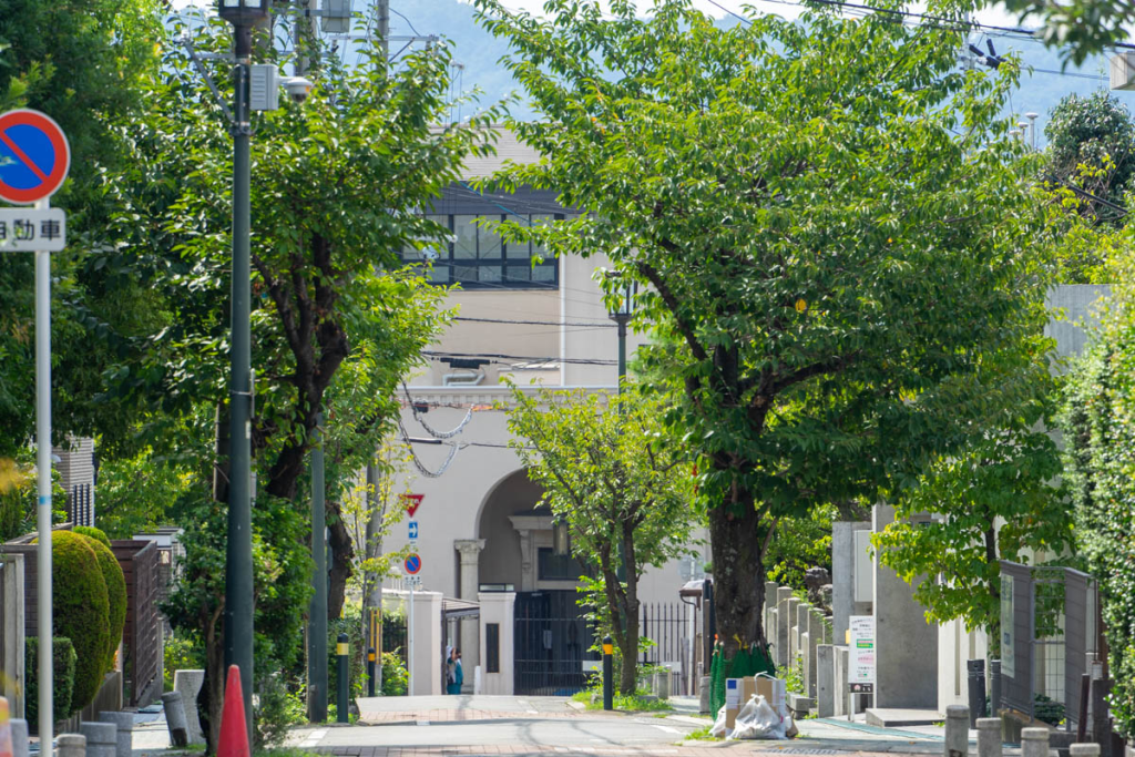 寝屋川市美井町 香里ヌヴェール学院
