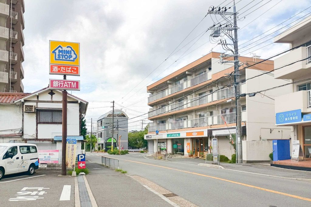 寝屋川市境橋町 ワルン・スミニャック