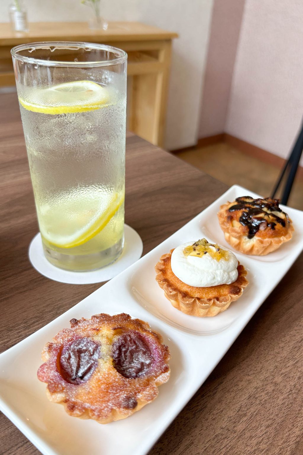 寝屋川市日之出町 Lunari 気まぐれミニタルトのドリンクセット