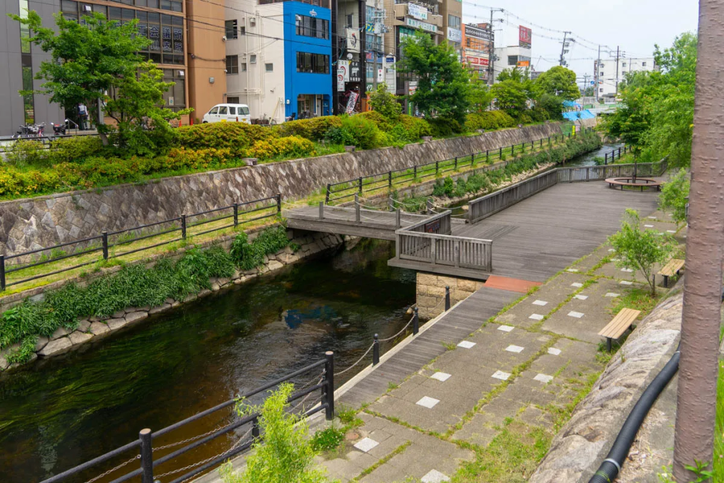 寝屋川市東大利町 寝屋川せせらぎ公園