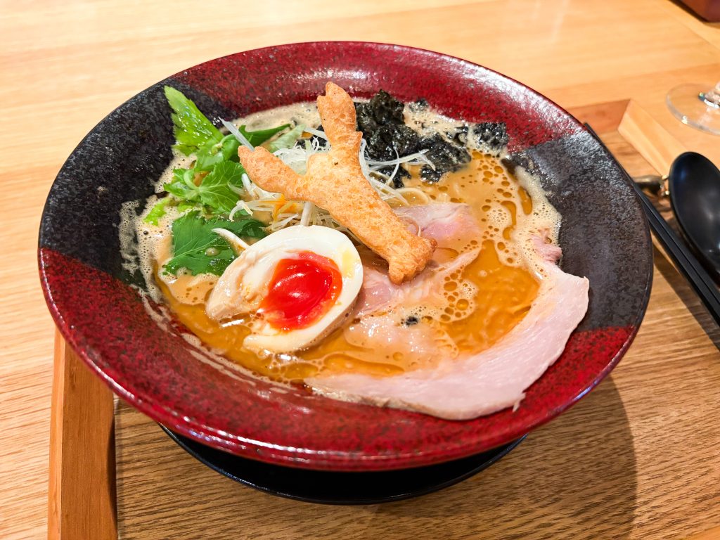寝屋川市高宮新町　オマール海老ラーメンロッカクエビノ　オマール海老ラーメン味噌