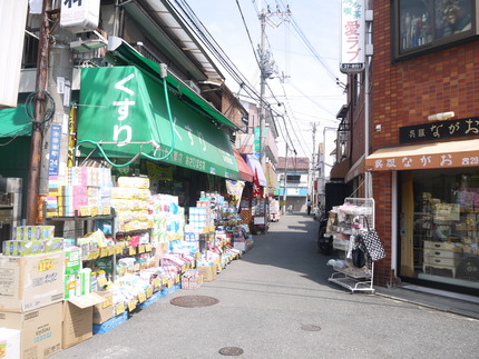 アカカベ池田旭町店付近