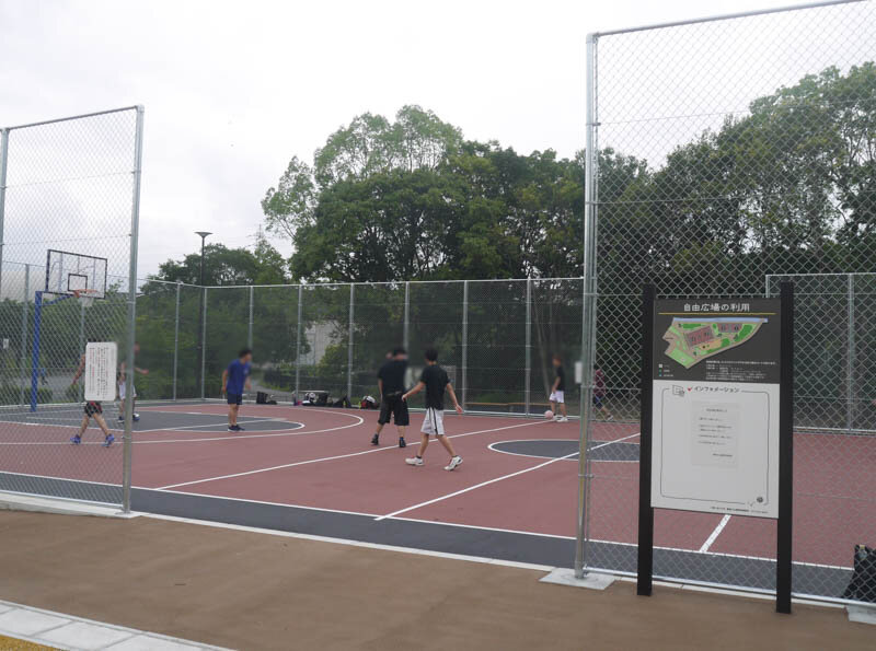 寝屋川公園に自由広場がオープン 専用のバスケコートや休憩所などができて便利に 寝屋川つーしん