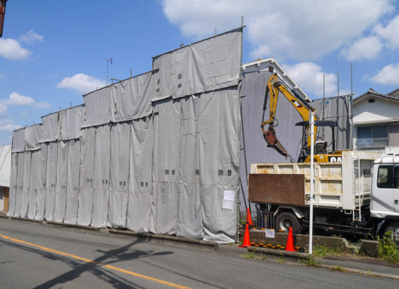 成田南町の解体中の建物-4