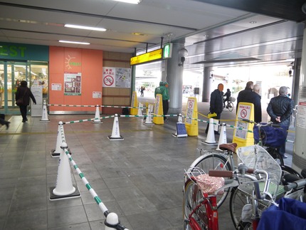 寝屋川市駅自由通路の駐輪場 閉鎖22