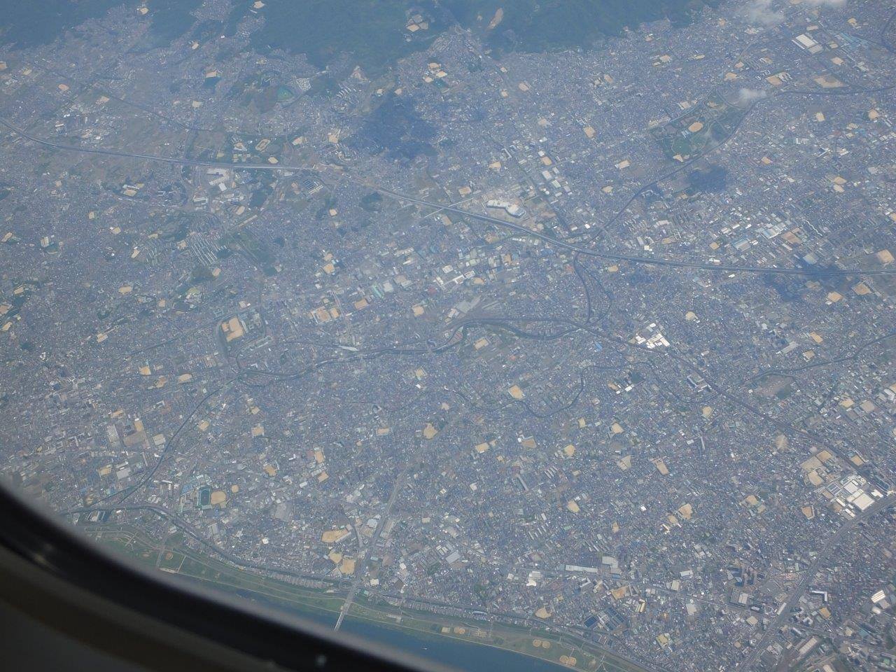 大阪 北海道の飛行機から見た寝屋川市 まるで衛星写真みたい 寝屋川つーしん