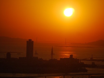 夕日と明石海峡大橋