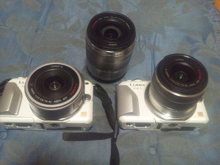 カメラが2台、レンズが3本