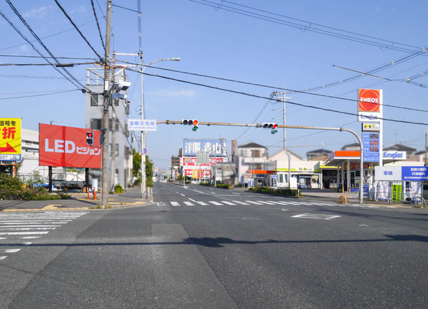 運輸支局南交差点 広告看板2020年10月-6