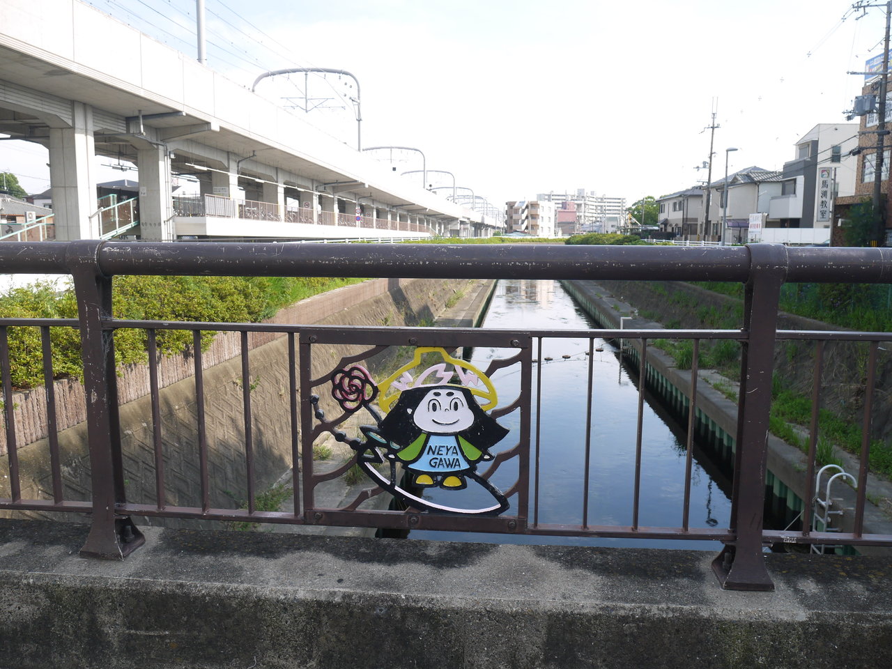 欄干アートno 14 外島新橋のはちかづきちゃん 寝屋川つーしん